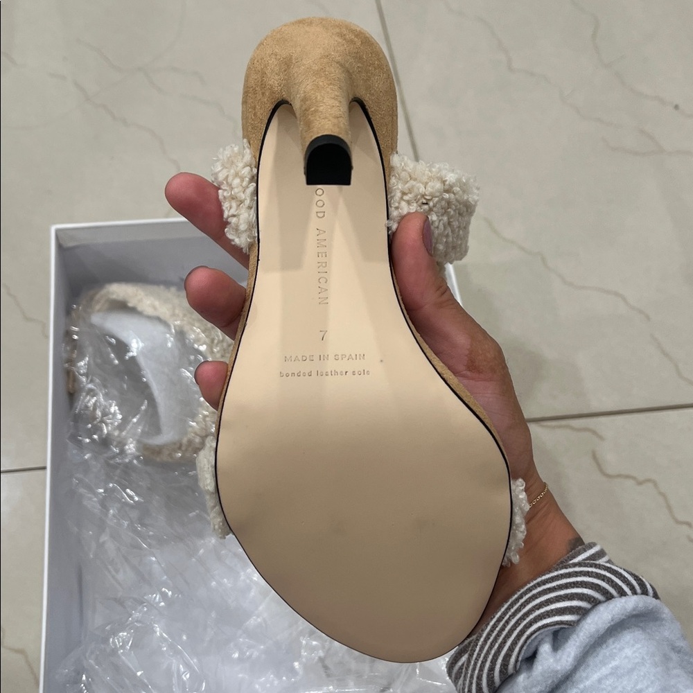 GOOD AMERICAN • Women’s Cream Faux Shearling Ankle Strap Heels Size 7 NIB - Picture 7 of 7
